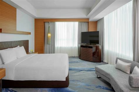 radisson blu cebu agoda|radisson blu room price.